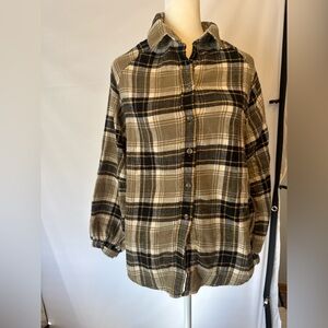 American Eagle size XS tan and black flannel